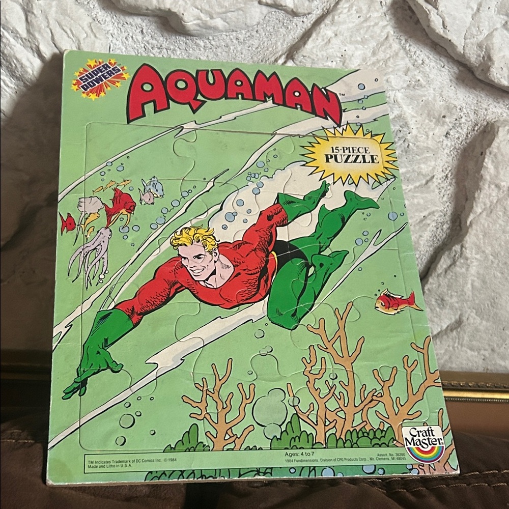 Vintage America Aquaman Puzzle with Green and Red